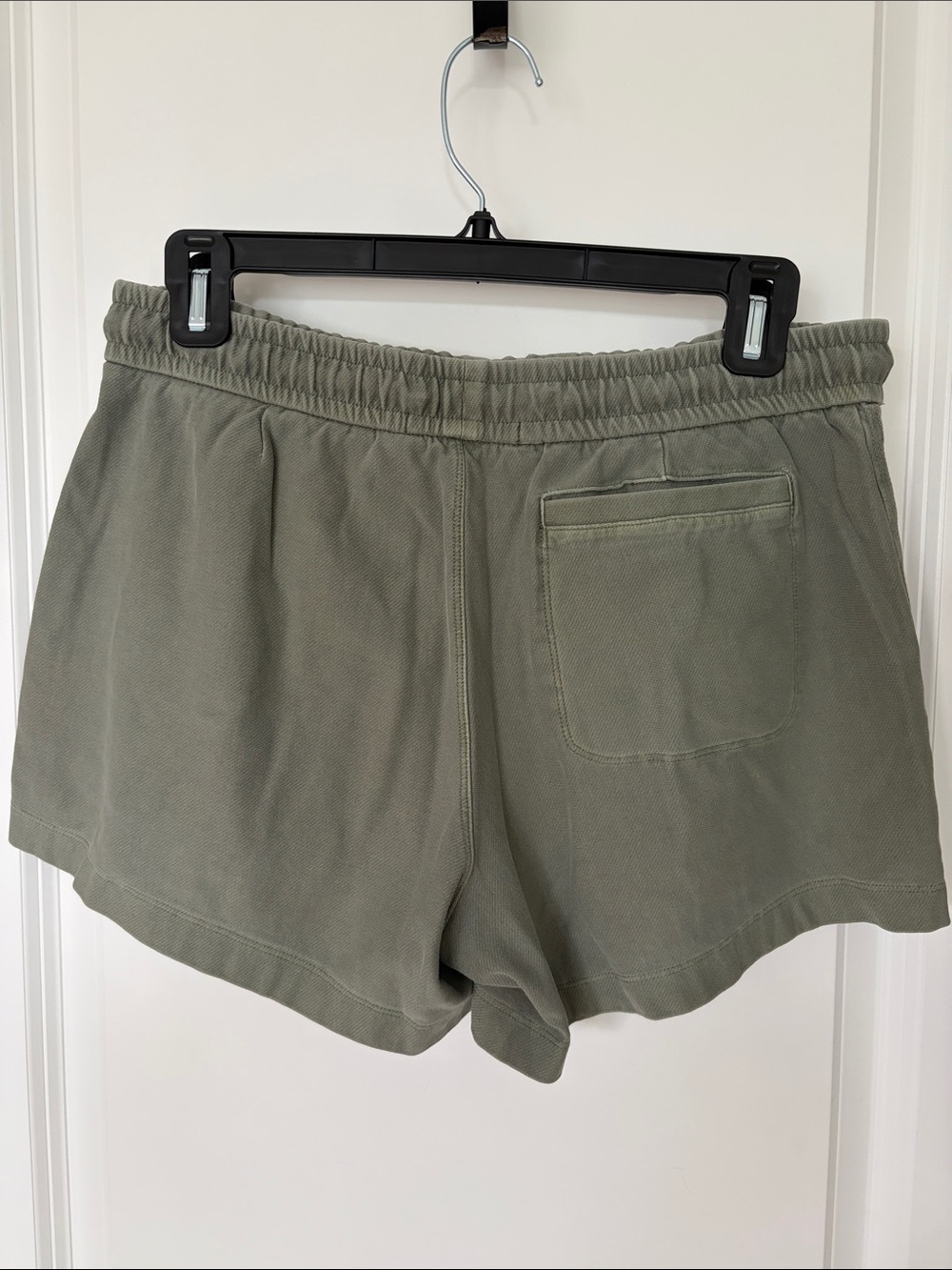 Athleta Farallon olive green Shorts, 4 - Picture 5 of 5